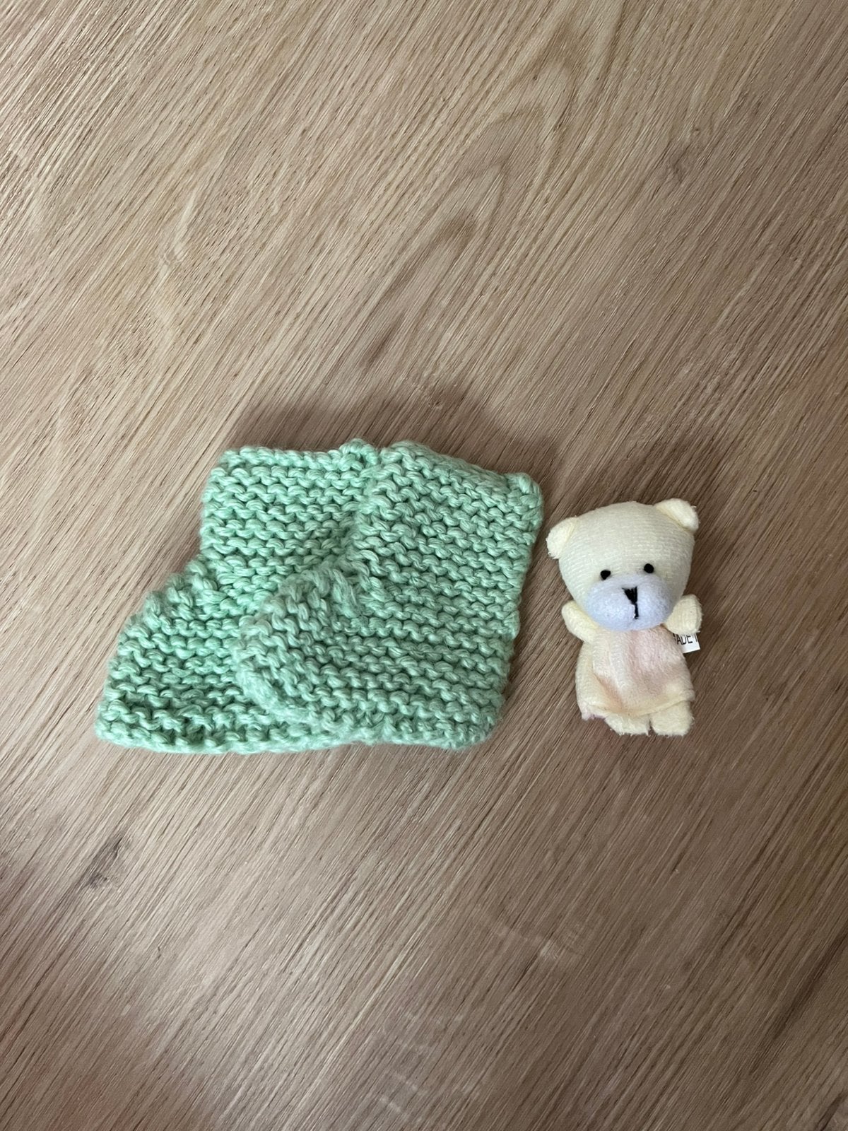 Handgemaakte slofjes en vingerpopje, Kinderen en Baby's, Babykleding | Mutsen, Sjaals en Wanten, Ophalen, Nieuw, Jongetje of Meisje