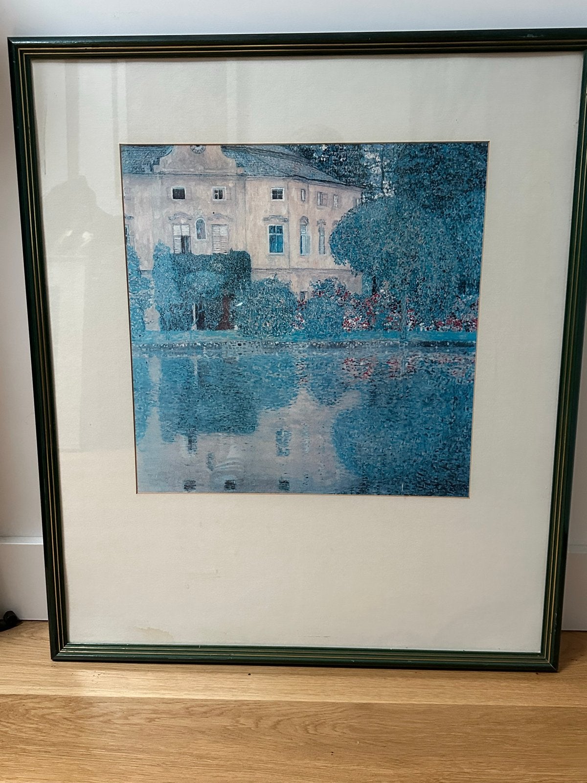 Gustav Klimt: Ingelijste print van huis aan het water, Antiek en Kunst, Maritiem / water, Realistisch, Print, Papier