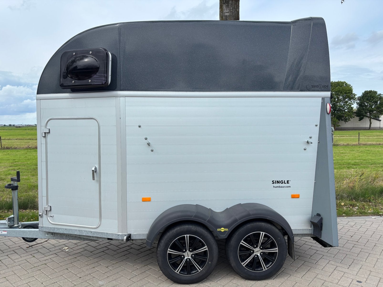 Humbaur Single LIMITED EDITION | 2021 | Luxe uitvoering, Dieren en Toebehoren, Paarden en Pony's | Trailers en Aanhangwagens, Ophalen