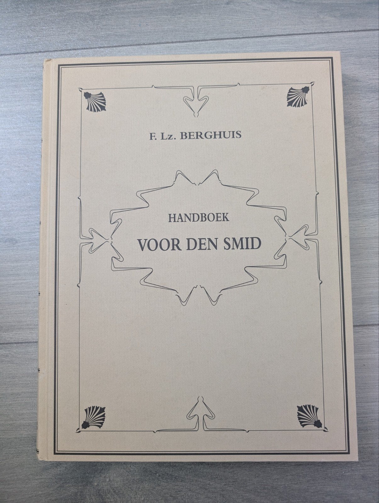 3 boeken over blacksmithing, Ophalen of Verzenden, Gelezen