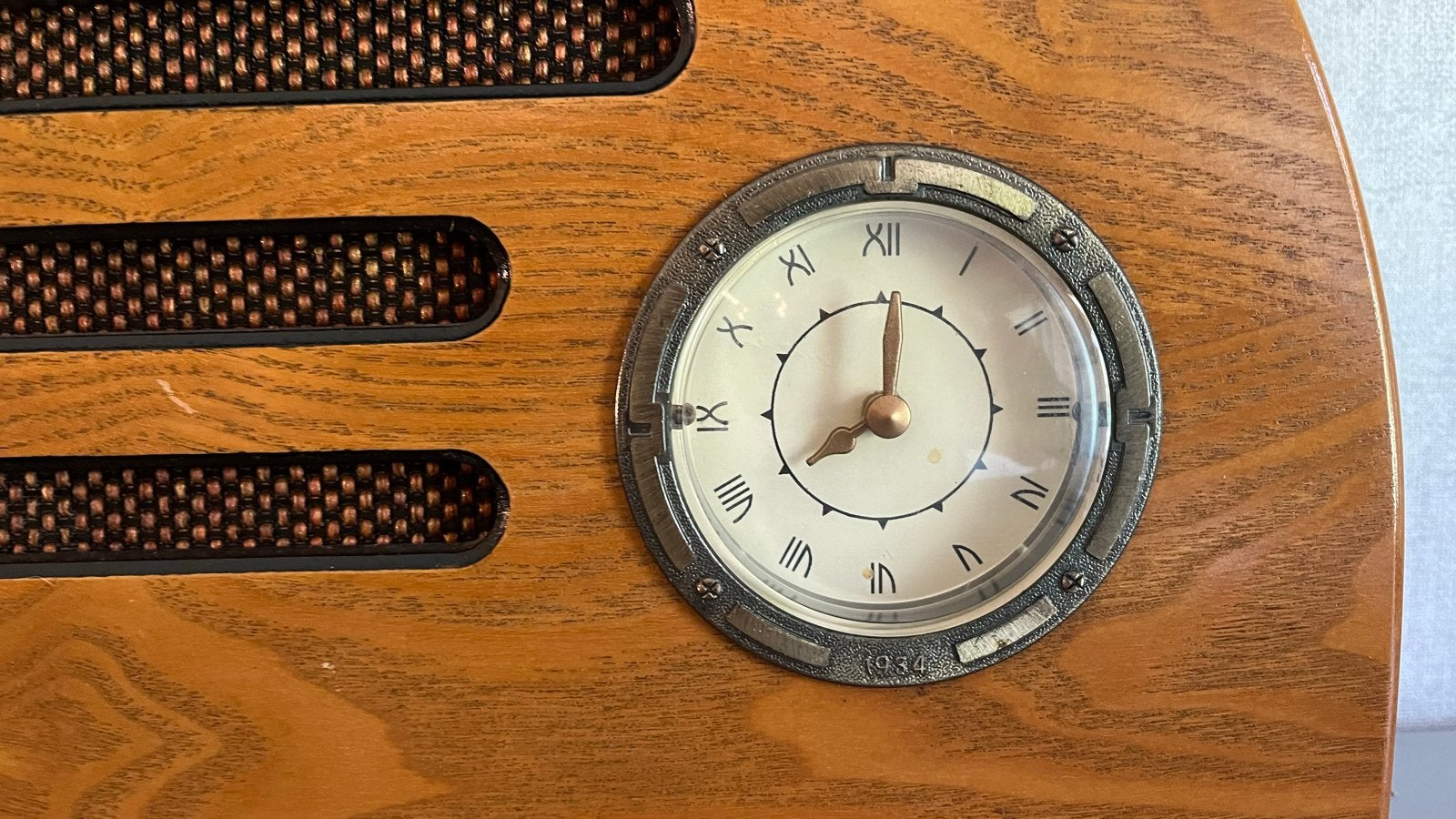 Vintage houten radio met klok - AM/FM, Ophalen, Zo goed als nieuw, Radio