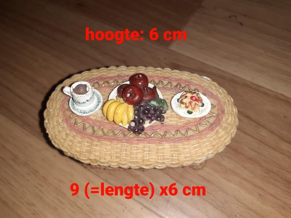 Miniatuur tafeltje met fruit en koffie - decoratie, Gebruikt, Meerkleurig, Overige materialen, Overige stijlen