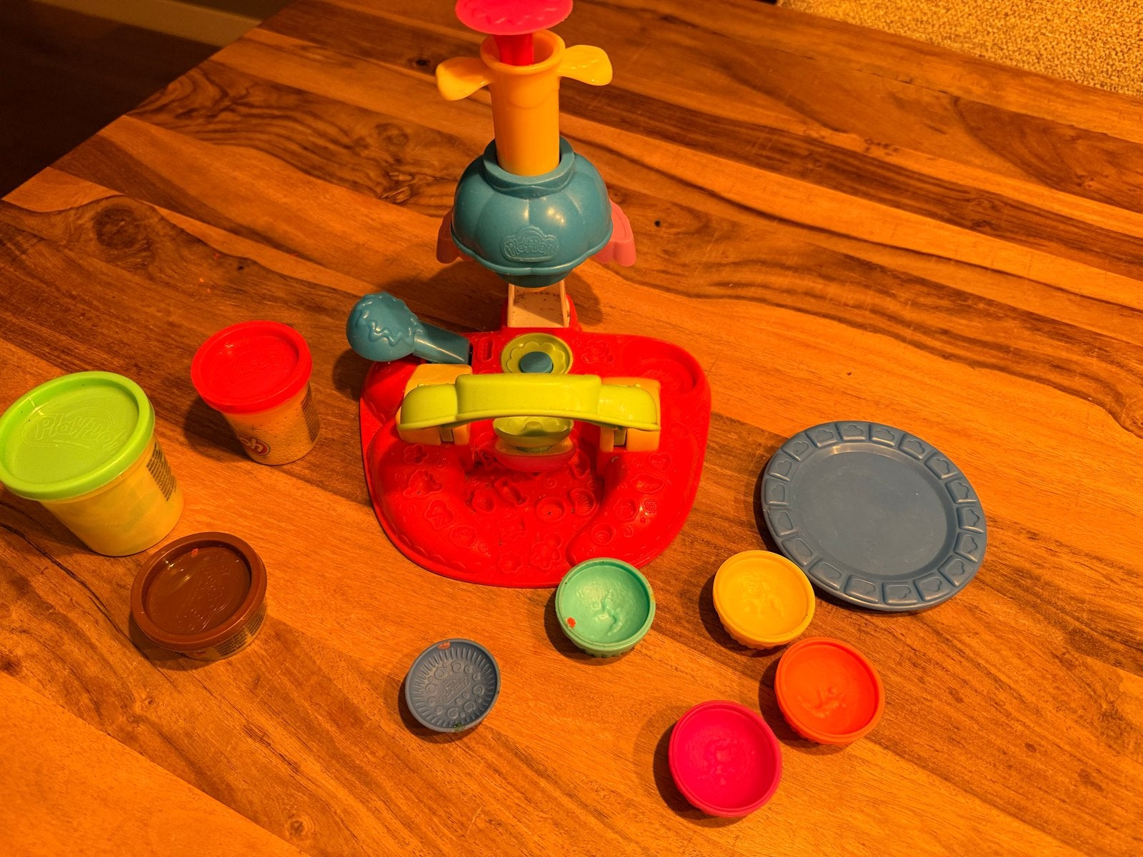 Play-Doh speelset met klei en accessoires, Ophalen of Verzenden, Gebruikt, Knutselen