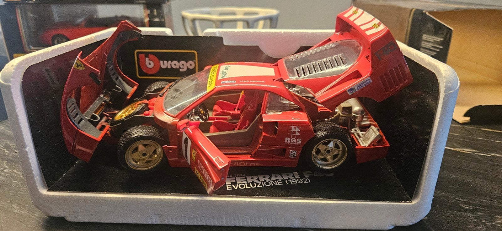 Burago Ferrari F40 Evoluzione (1992) - Zo goed als nieuw, Ophalen of Verzenden