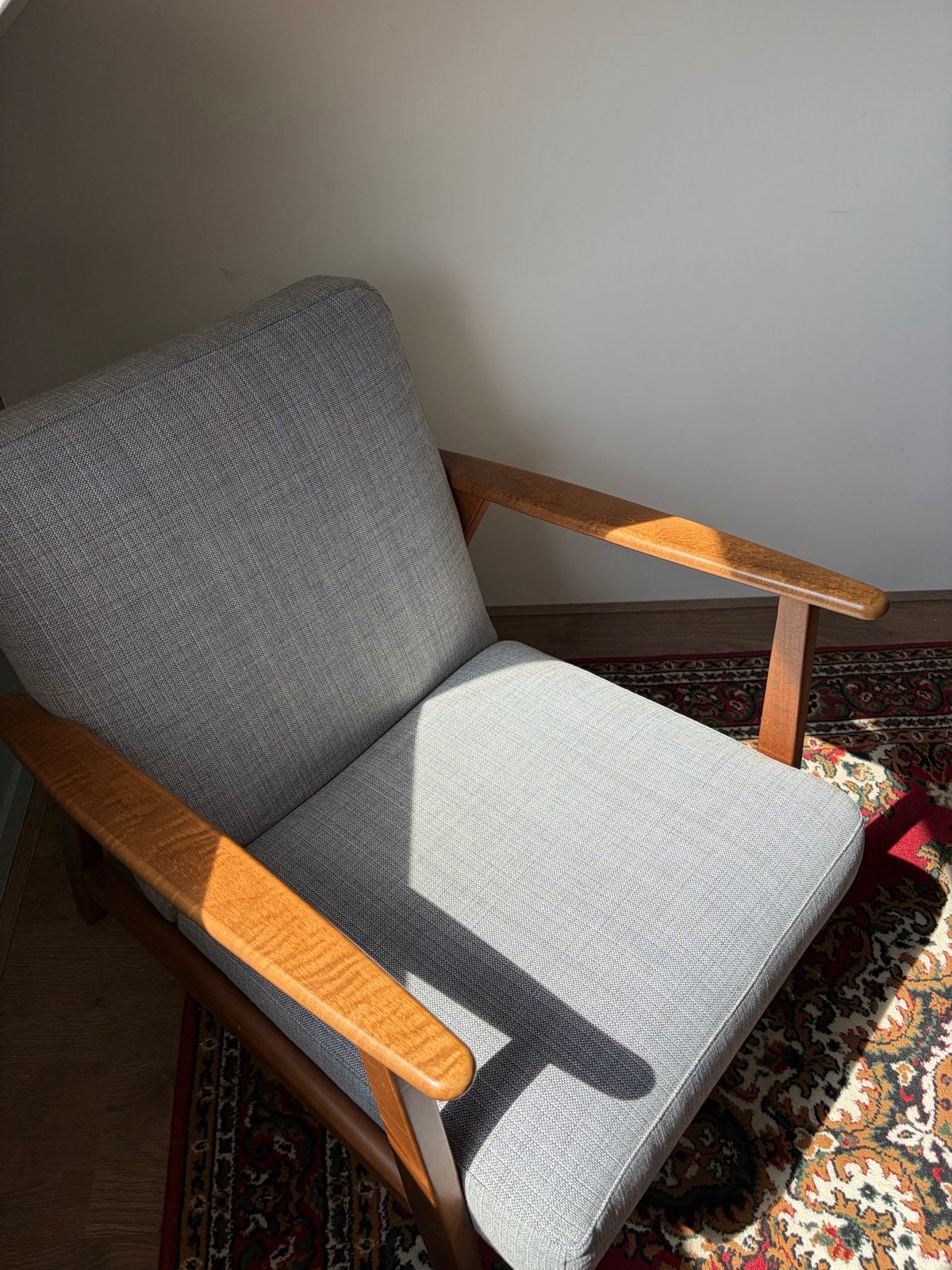 IKEA EKENÄSET fauteuil - Limited Edition - Zo goed als nieuw, Huis en Inrichting, Ophalen, Zo goed als nieuw, Hout, 75 tot 100 cm