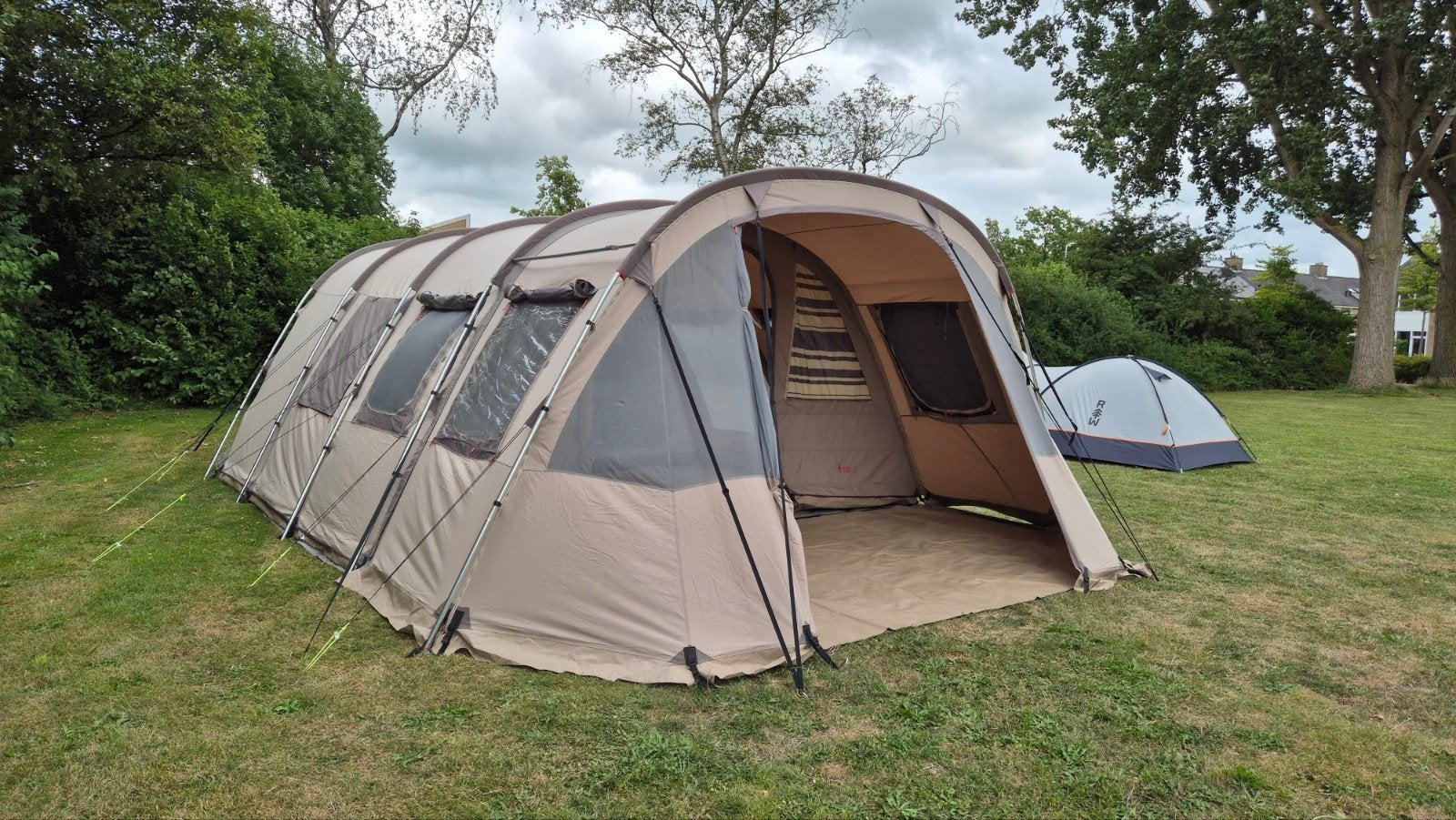 Tunneltent Redwood Willow 480, Caravans en Kamperen, Ophalen, Tot en met 6