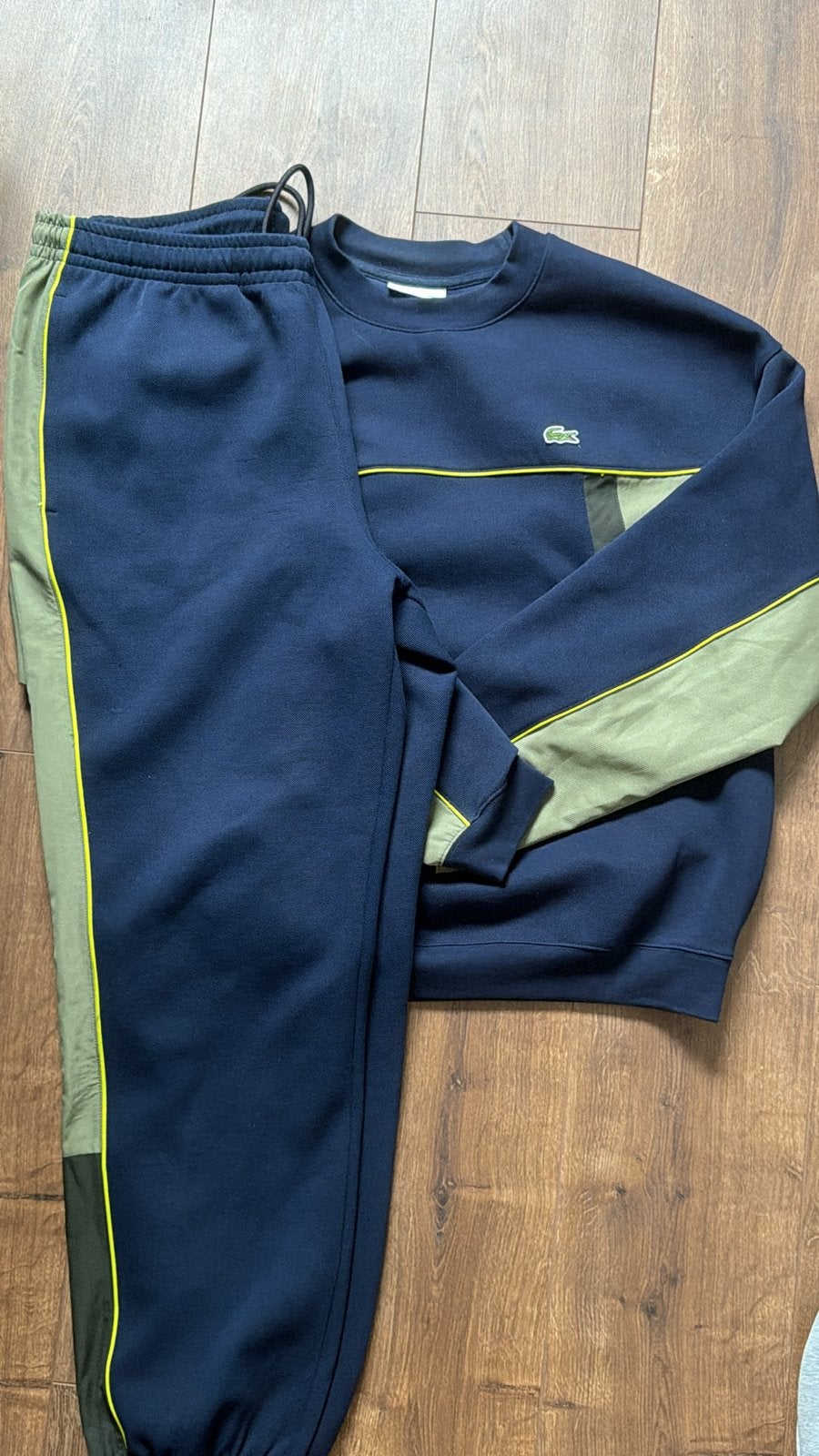 Lacoste Loose Fit Trainingspak - Donkerblauw/Groen, Ophalen of Verzenden, Zo goed als nieuw, Maat 52/54 (L), Blauw