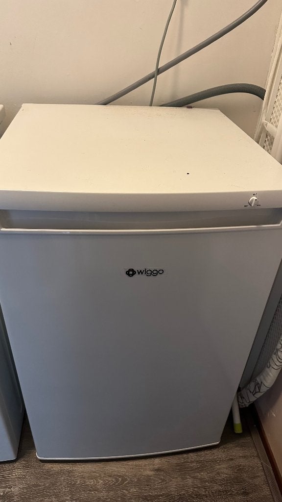 Wiggo Vrieskast - Compact en Energiezuinig, Witgoed en Apparatuur, Vriezers en Diepvrieskisten, Gebruikt, Minder dan 60 cm, Energieklasse A of zuiniger