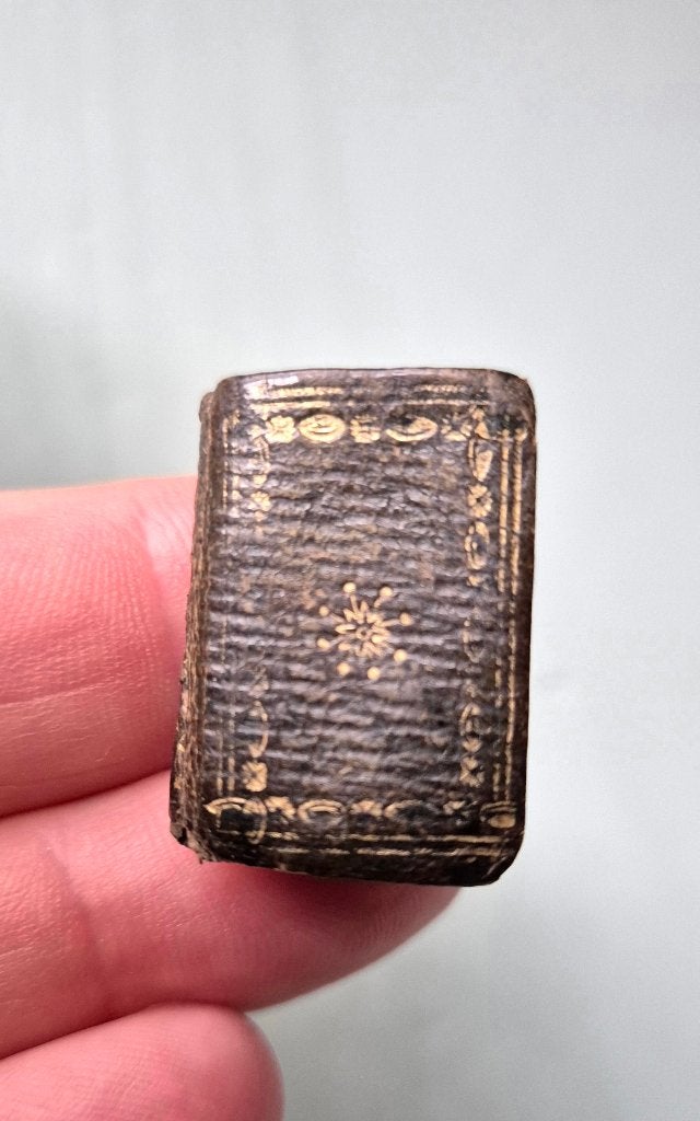 Frans miniatuur boekje 1840 'Almanach-Chansonnier', Verzenden