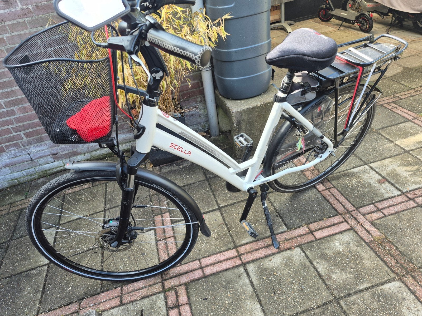 stella cosmo pearl white, Zo goed als nieuw, 51 tot 55 cm, 50 km per accu of meer, Ophalen