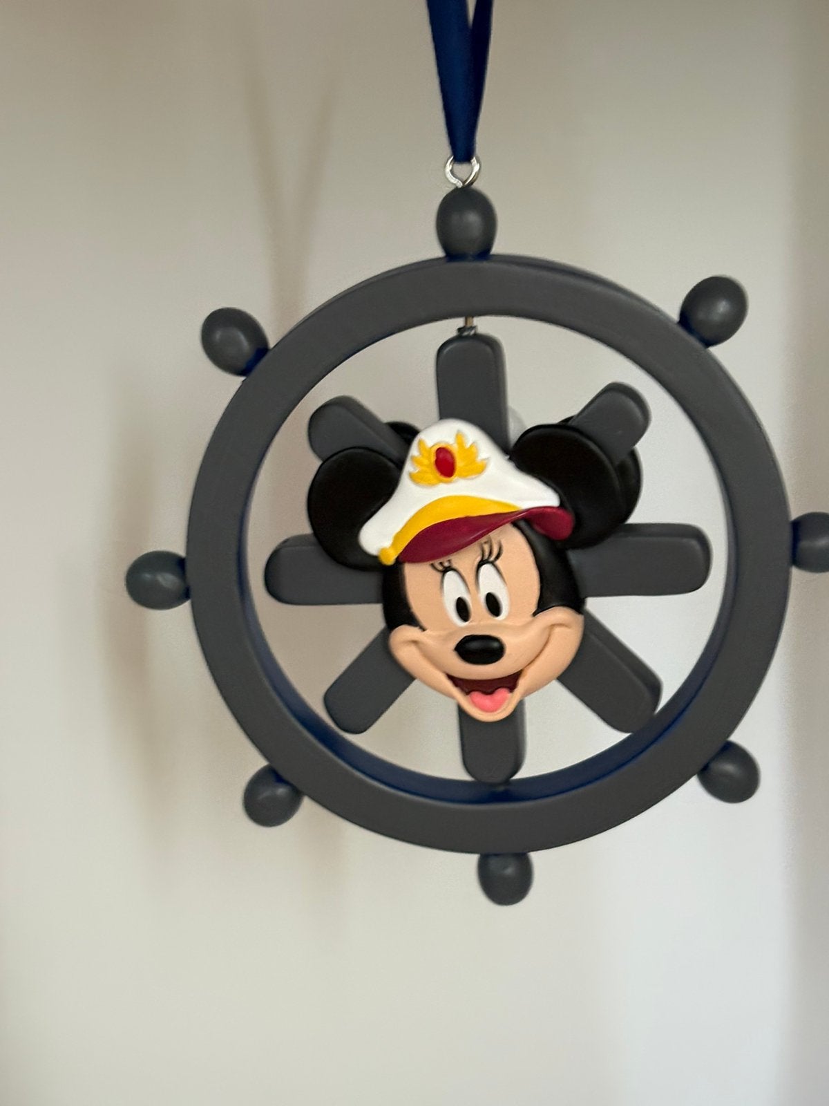 Disney cruise line mickey / minnie kerst ornament, Ophalen of Verzenden, Mickey Mouse, Zo goed als nieuw, Beeldje of Figuurtje