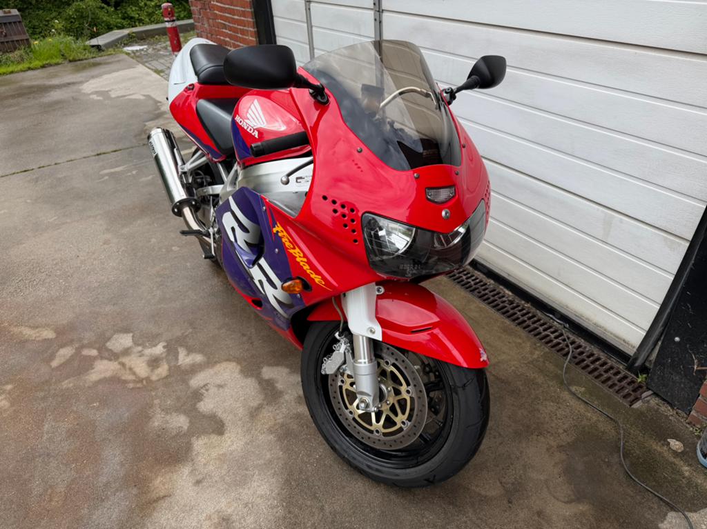 Honda CBR 900 RR Fireblade - Sportieve legende, Motoren, Motoren | Honda, 4 cilinders, Motorrijbewijs A, Gebruikt, Meer dan 35 kW