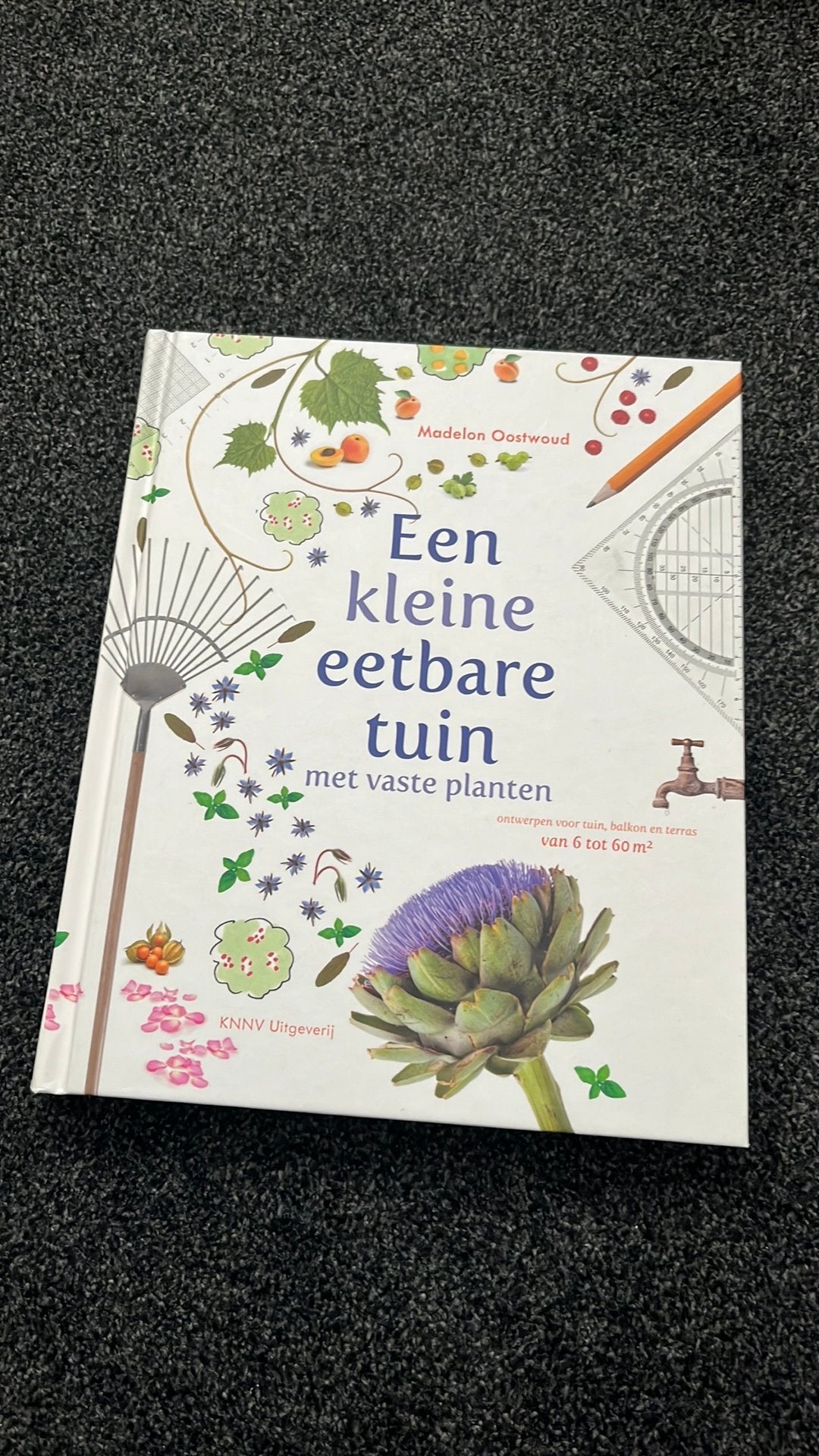 Madelon Oostwoud - Een kleine eetbare tuin., Boeken, Wonen en Tuinieren, Ophalen of Verzenden, Zo goed als nieuw, Madelon Oostwoud