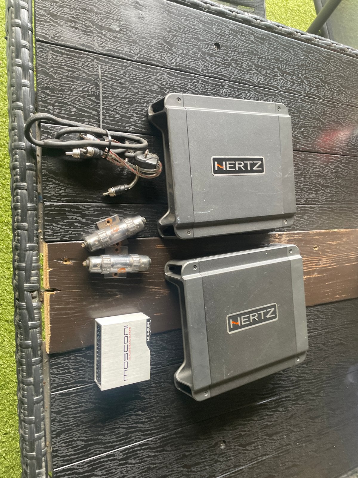 Hertz HCP 1D & 4D Versterkers + Mosconi HLA-SUM Set, Auto diversen, Ophalen of Verzenden, Gebruikt