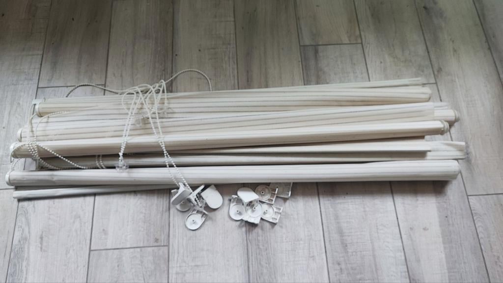 Gratis: 6 crème rolgordijnen van ongeveer 1 meter breed, Ophalen, Gebruikt, 100 tot 150 cm, Crème