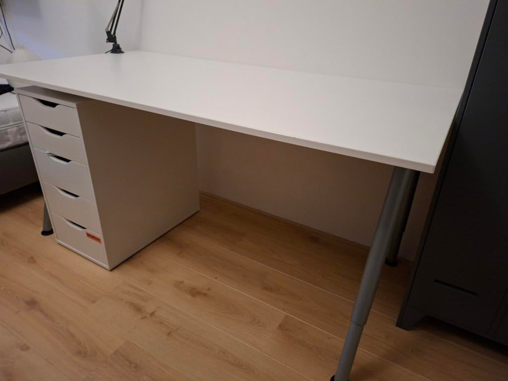 IKEA Thyge bureau 160x80 cm in hoogte verstelbaar, Ophalen