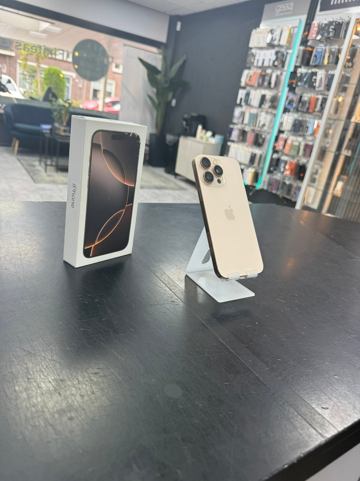 Foto 4 van iPhone 16 Pro Max 256GB Rose Gold  – Accu 89%