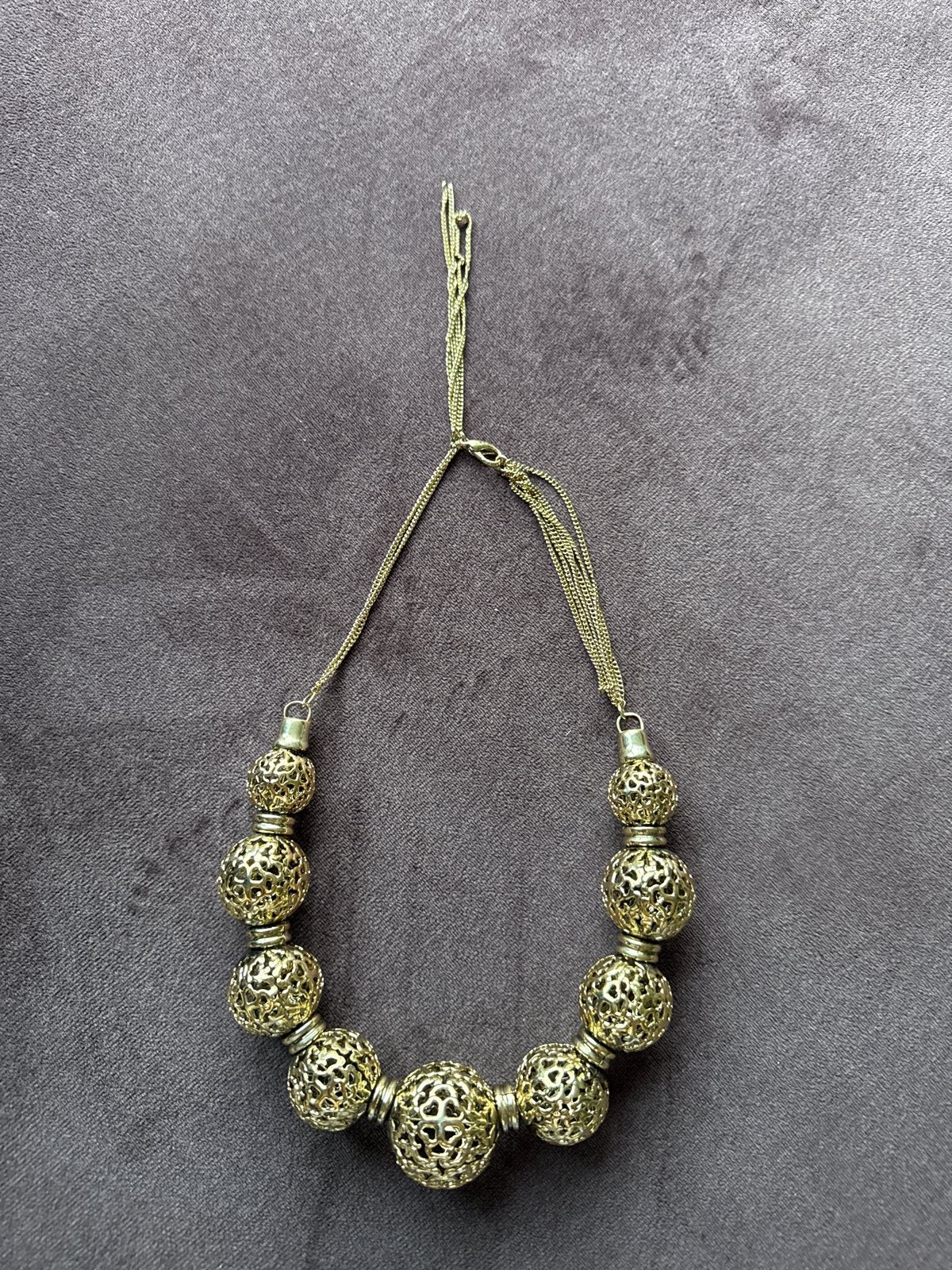 Gouden ketting met opengewerkte kralen, Ophalen of Verzenden, Zo goed als nieuw, Goud, Overige materialen