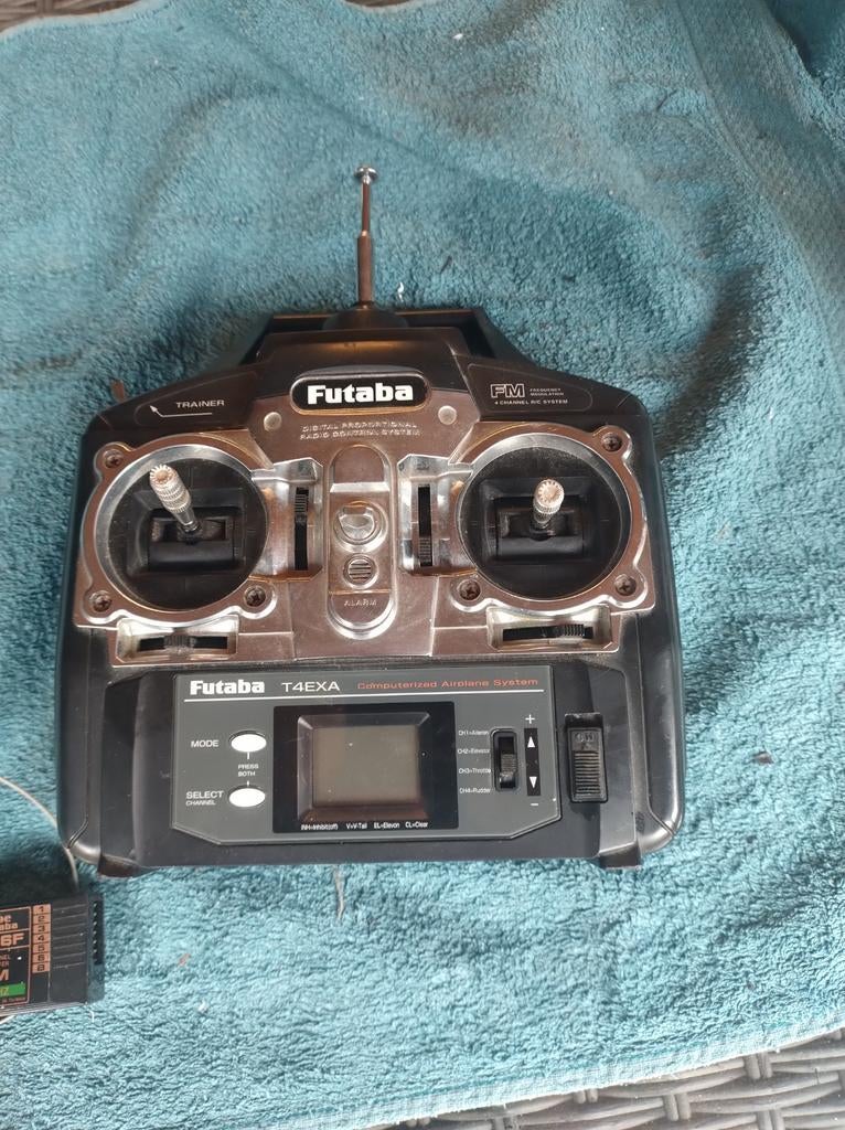 Futaba T4EXA Zender en Robbe R136F Ontvanger, Hobby en Vrije tijd, Modelbouw | Radiografisch | Vliegtuigen, Gebruikt, Ophalen of Verzenden