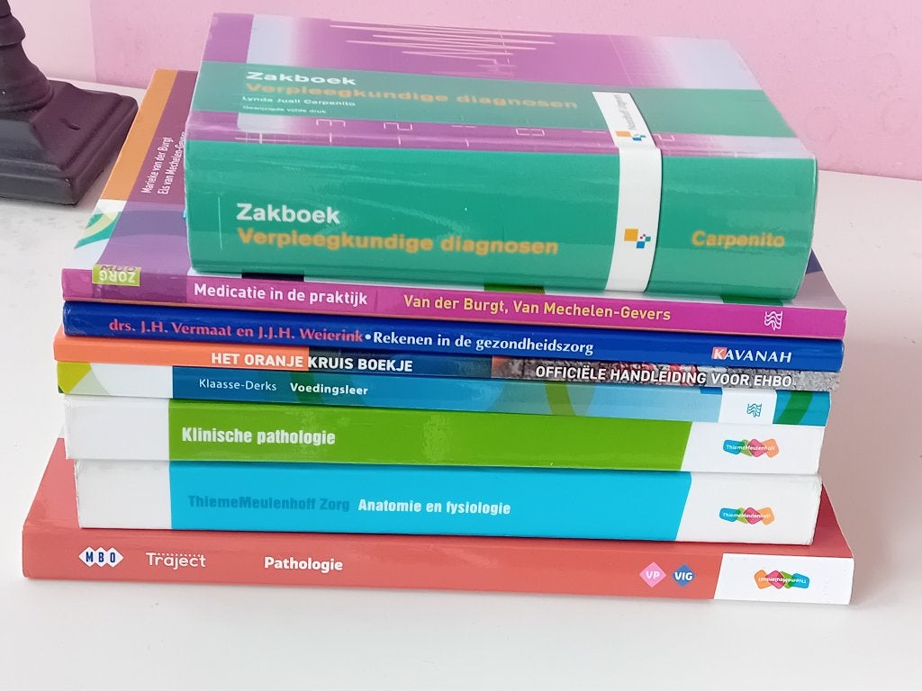 Studieboeken voor MBO verpleegkundige, ThiemeMeulenhoff, Ophalen of Verzenden, Zo goed als nieuw, MBO