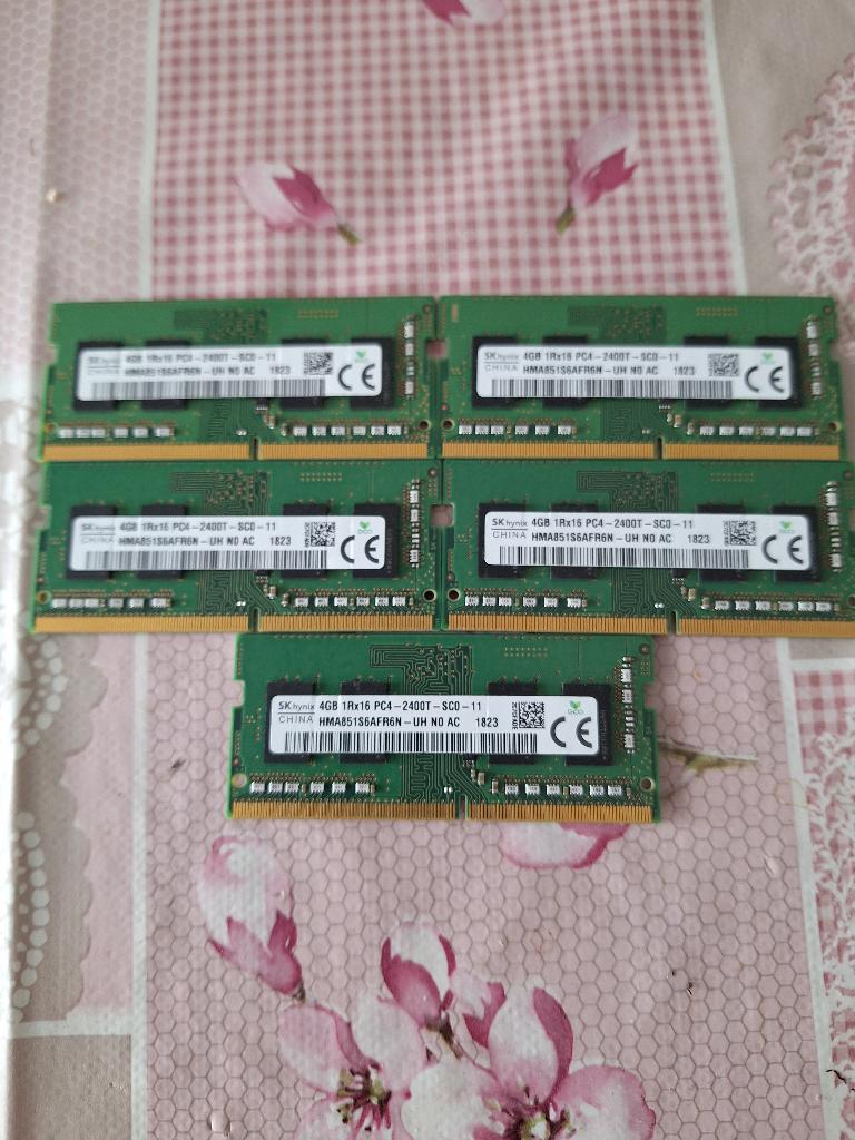 4GB PC4/DDR4-2400T (laptop geheugen) €10,00 Per Stuk, Ophalen, DDR4, Zo goed als nieuw, 2400T