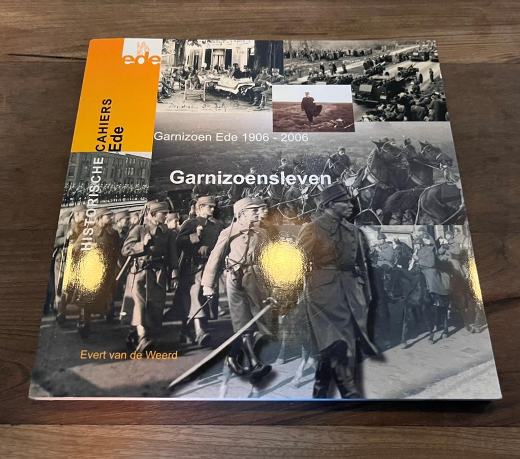 Boek Garnizoensleven van Evert van de weerd, Ophalen of Verzenden, Zo goed als nieuw