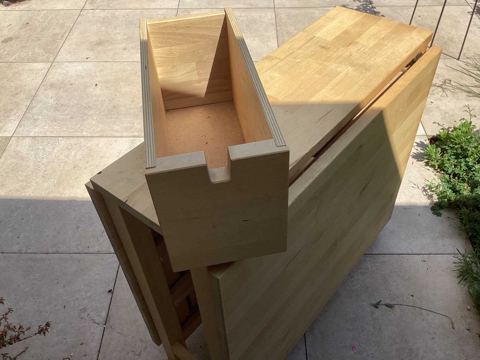 Een uitklaptafel ideaal voor kleine kamer of studentenkamer., Huis en Inrichting, Ophalen, Minder dan 50 cm, 100 tot 150 cm, Modern zonder tierlantijnen