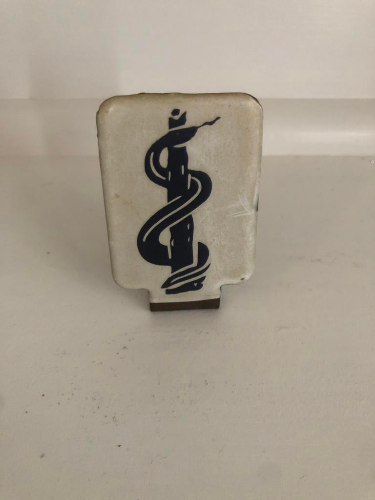 Antiek Esculaap Schildje voor Artsen - Auto Embleem, Ophalen of Verzenden
