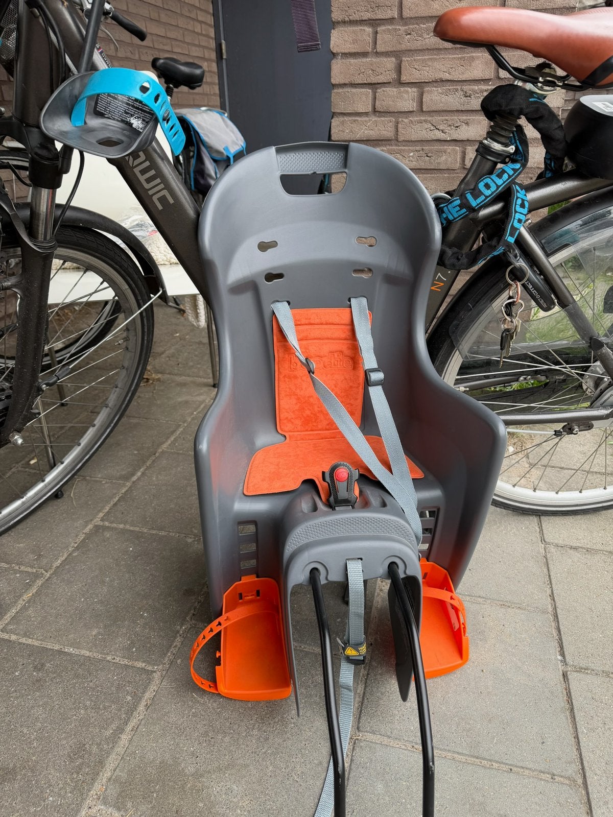 POLISPORT Fietsstoeltje met framebevestiging, Fietsen en Brommers, Ophalen, Zo goed als nieuw