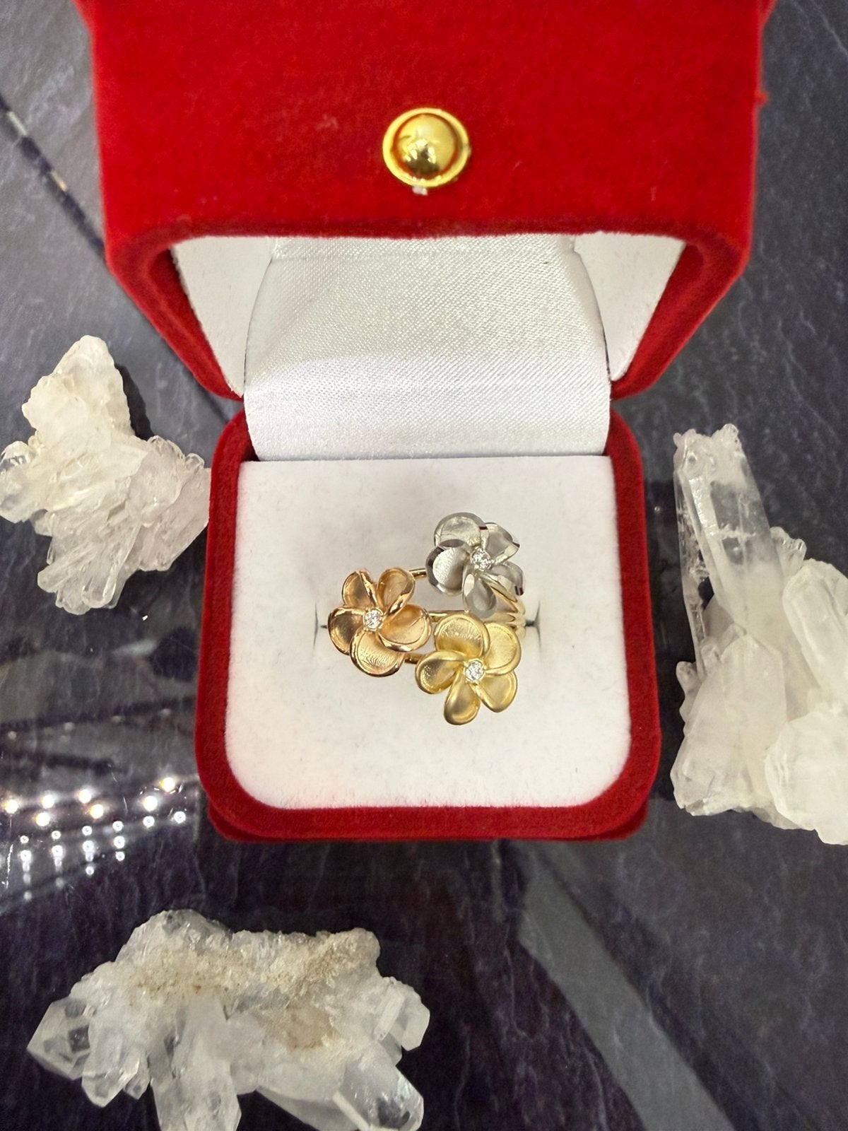 Prachtige 14k gouden unieke bloemetjes ring maat 18, 18 tot 19, Nieuw, Ophalen of Verzenden, Dame