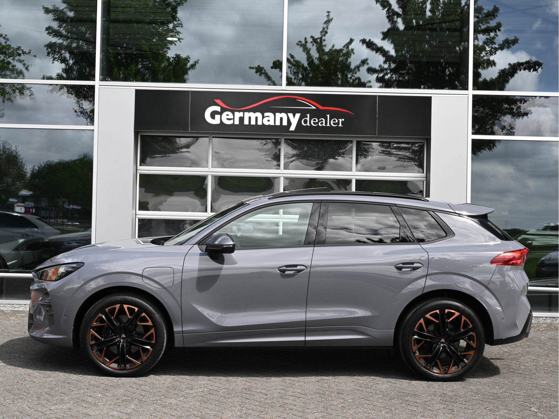 CUPRA Terramar 1.5 TSI e-Hybrid 272PK VZ Performance 100kmE, Auto's, Dealer onderhouden, 4 cilinders, Met garantie (alle), Hybride Elektrisch/Benzine