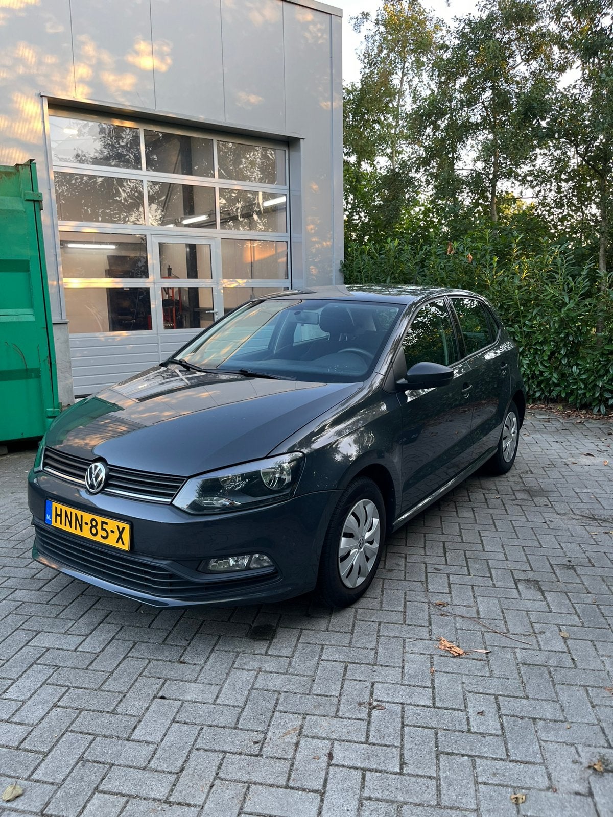 Volkswagen Polo 1.0 MPI 44KW 2016 Grijs, Auto's, Voorwielaandrijving, Handgeschakeld, Particulier, 3 cilinders