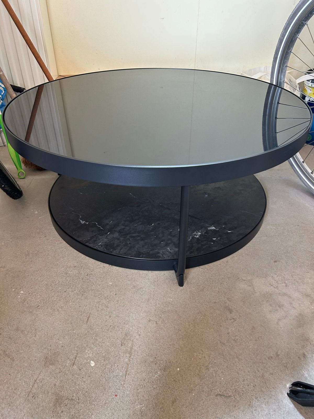 Moderne ronde salontafel met glazen blad, nieuw!, Ophalen, Rond, Nieuw, 50 tot 100 cm