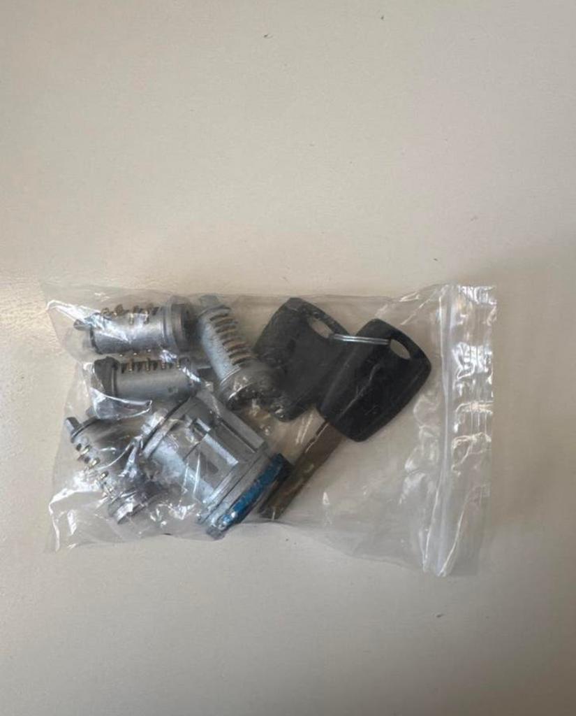 Compleet slotenset met 2 sleutels voor Fiat 14 stuks, Ophalen of Verzenden, Nieuw