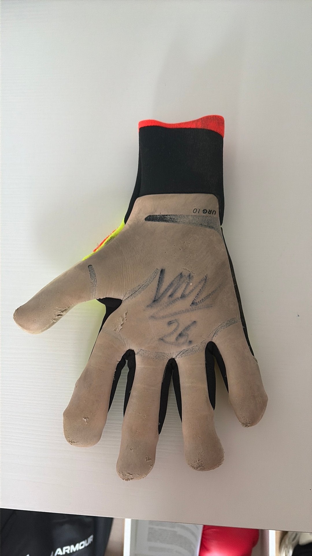 Handschoen van M. Vandevoordt met handtekening, Ophalen of Verzenden, Zo goed als nieuw, Buitenlandse clubs, Overige typen