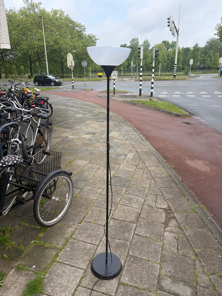 Meerdere Ikea Tågarp staande lampen in twee uitvoeringen, Ophalen, Kunststof, O, Ikea