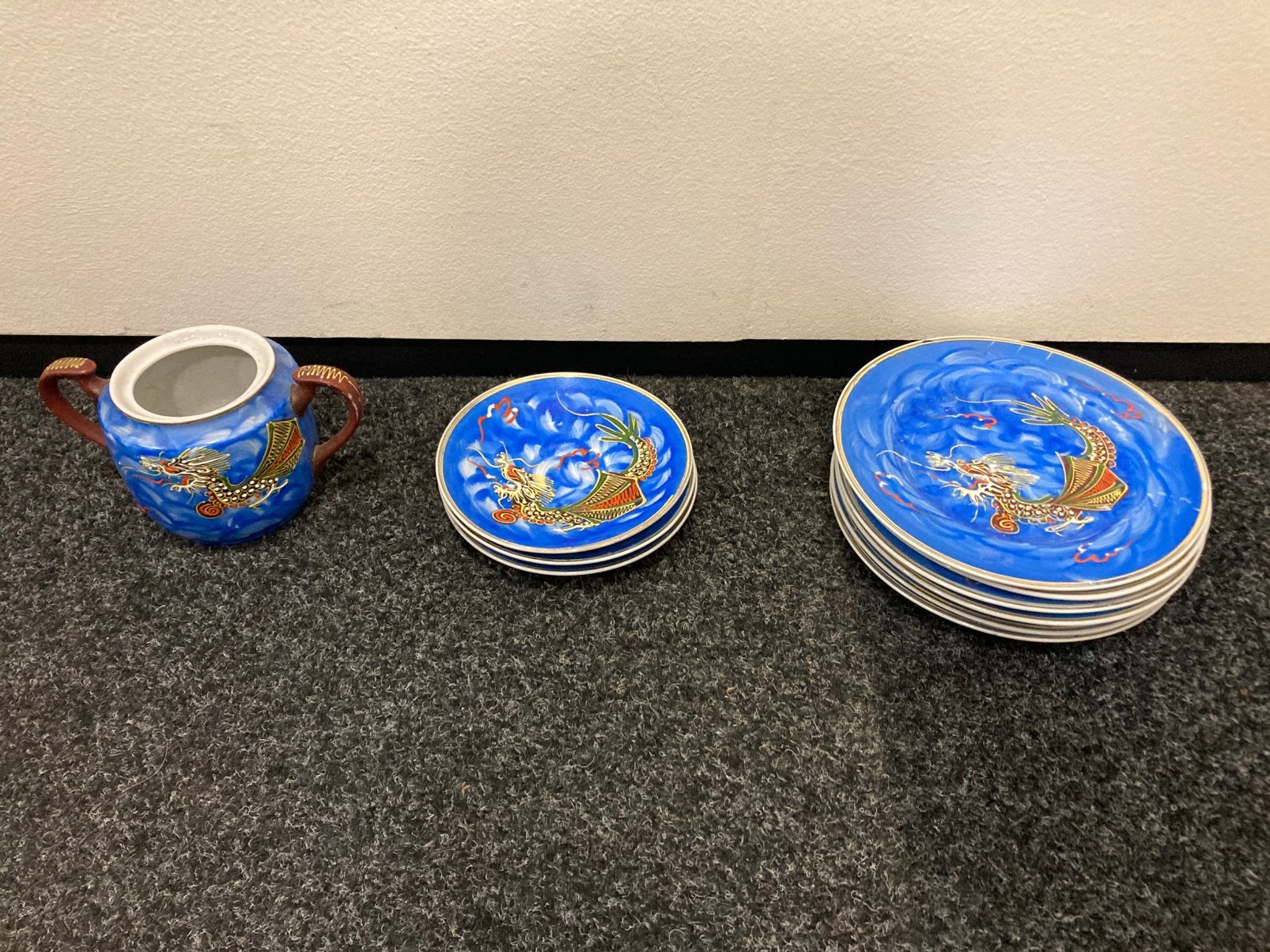 Porseleinen draak servies 10 stuks van het merk lucky, Ophalen