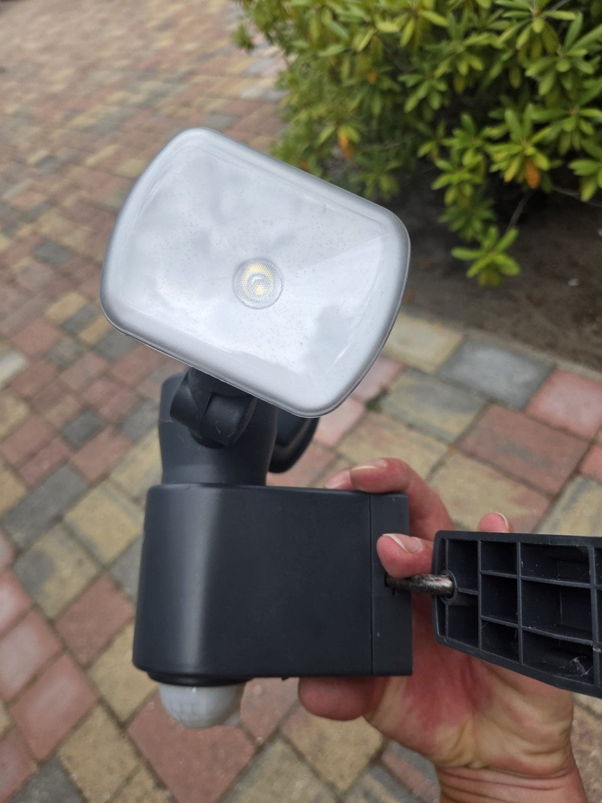 GP Ultra Batterijgevoede LED Buitenlamp met Bewegingssensor, Ophalen, Kunststof, Gebruikt, Minder dan 50 watt