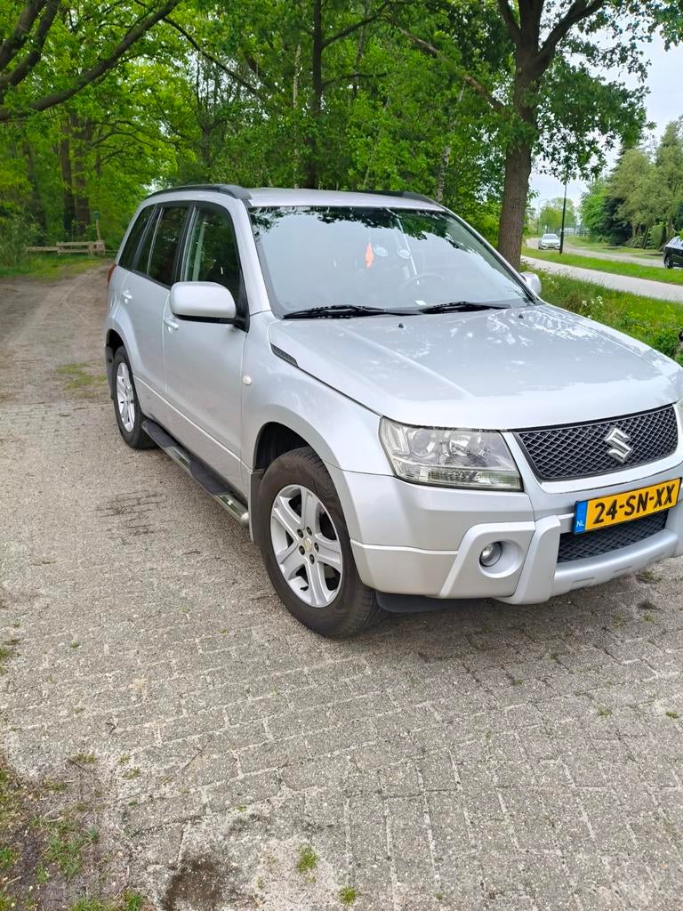 Suzuki Grand Vitara 2.0 5D 2006 Grijs, Stof, 1995 cc, 4 cilinders, 2000 kg