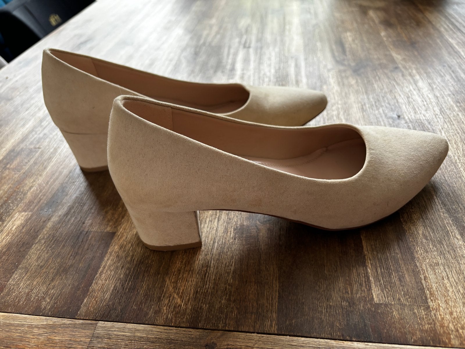 Bristol Pumps Maat 38 - Zo goed als nieuw, Ophalen, Zo goed als nieuw, Beige, Pumps