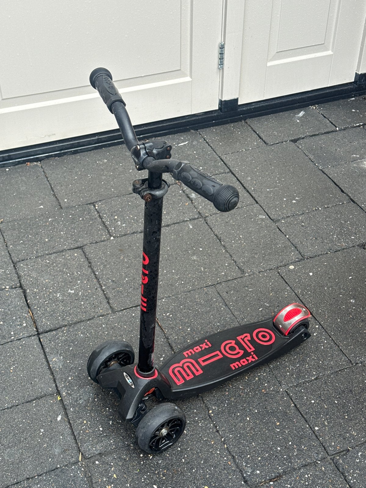Micro Maxi step - Zwart met rode accenten, Fietsen en Brommers, Steps, Ophalen, Gebruikt, Gewone step