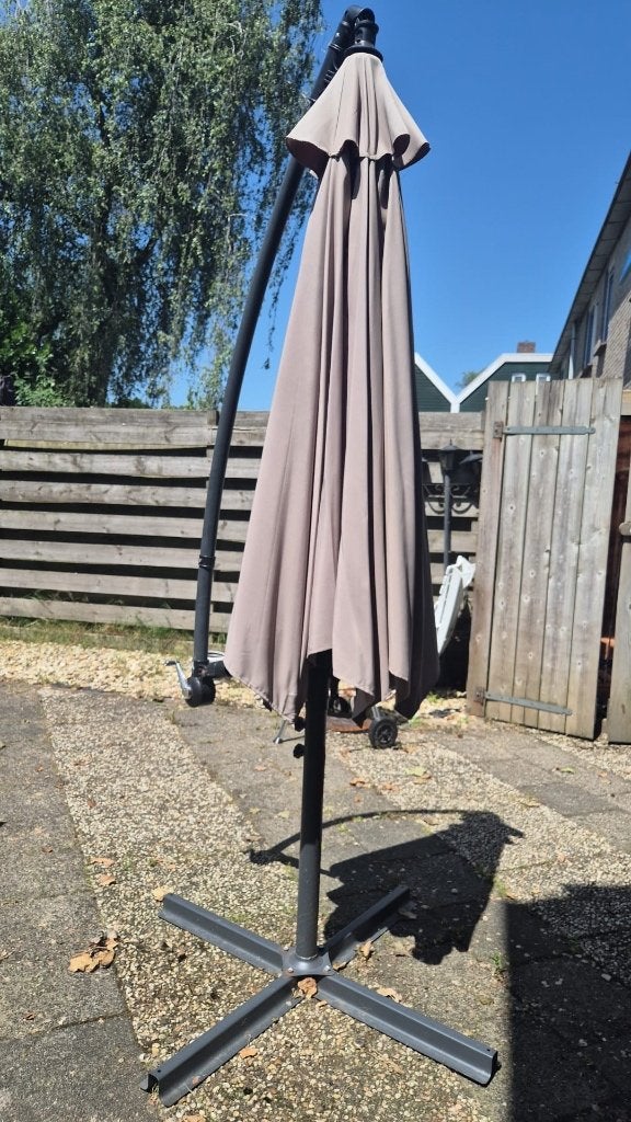 Zweefparasol 3m met tegels, Tuin en Terras, Parasols, Gebruikt, Zweefparasol, 2 tot 3 meter, Ophalen
