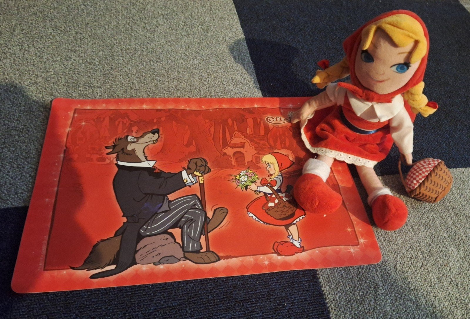 Roodkapje pop en placemat, Ophalen of Verzenden, Overige typen
