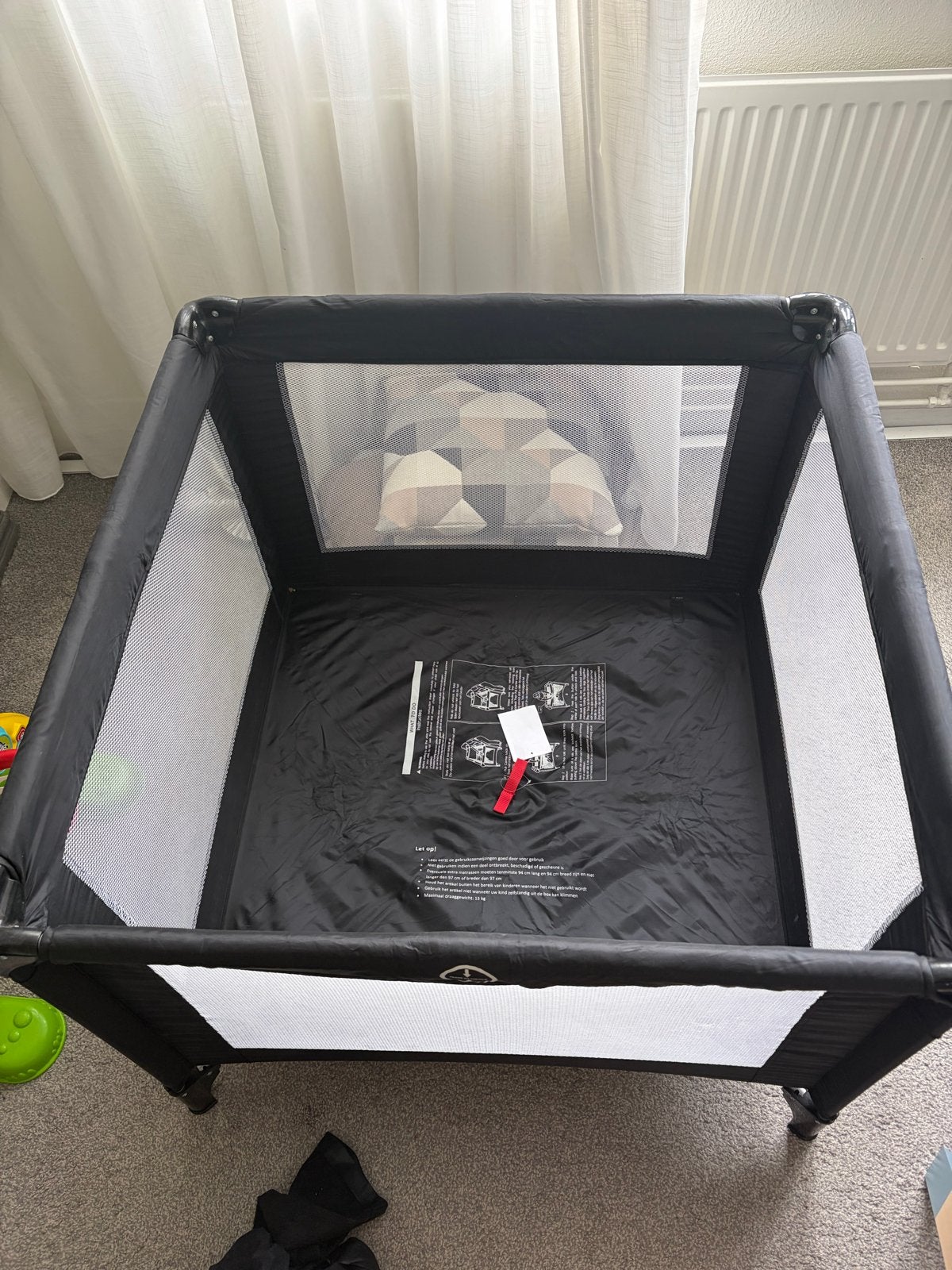 Nette zwarte camping bedje, Ophalen, Nieuw, Vierkant