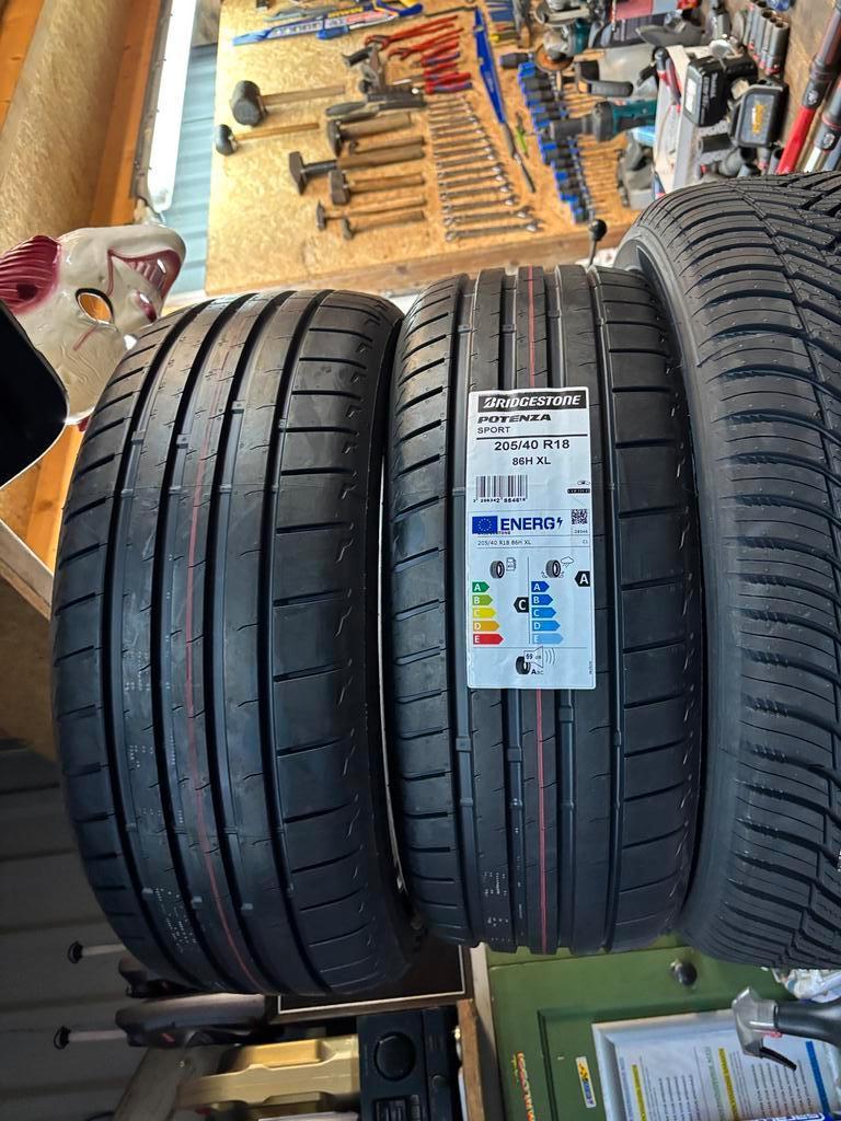 Gebruikte band 2156516 215-65-16 2454519 245 45 19 2054018, Ophalen, 18 inch, Gebruikt, Band(en)
