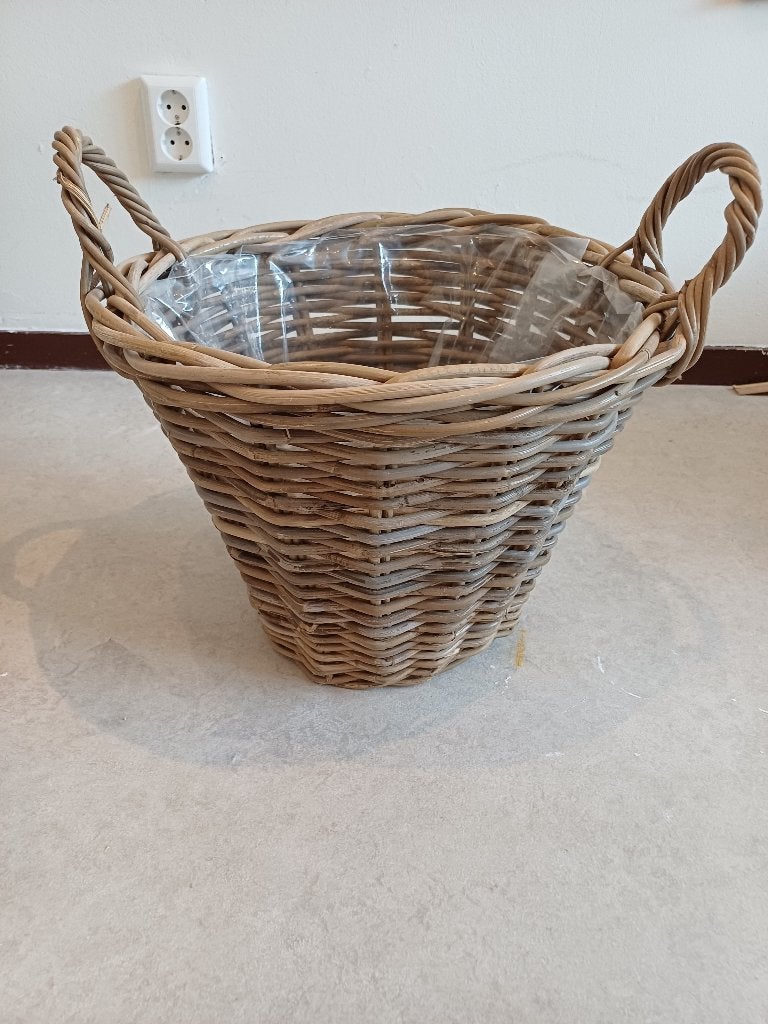 Rieten mand, Ophalen, Minder dan 60 cm, Rond, Zo goed als nieuw
