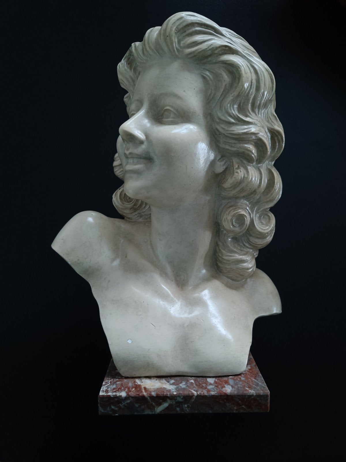 Keramische art deco buste Merlini op marmer., Buste, Ophalen of Verzenden, 20 - 50 cm, Op sokkel