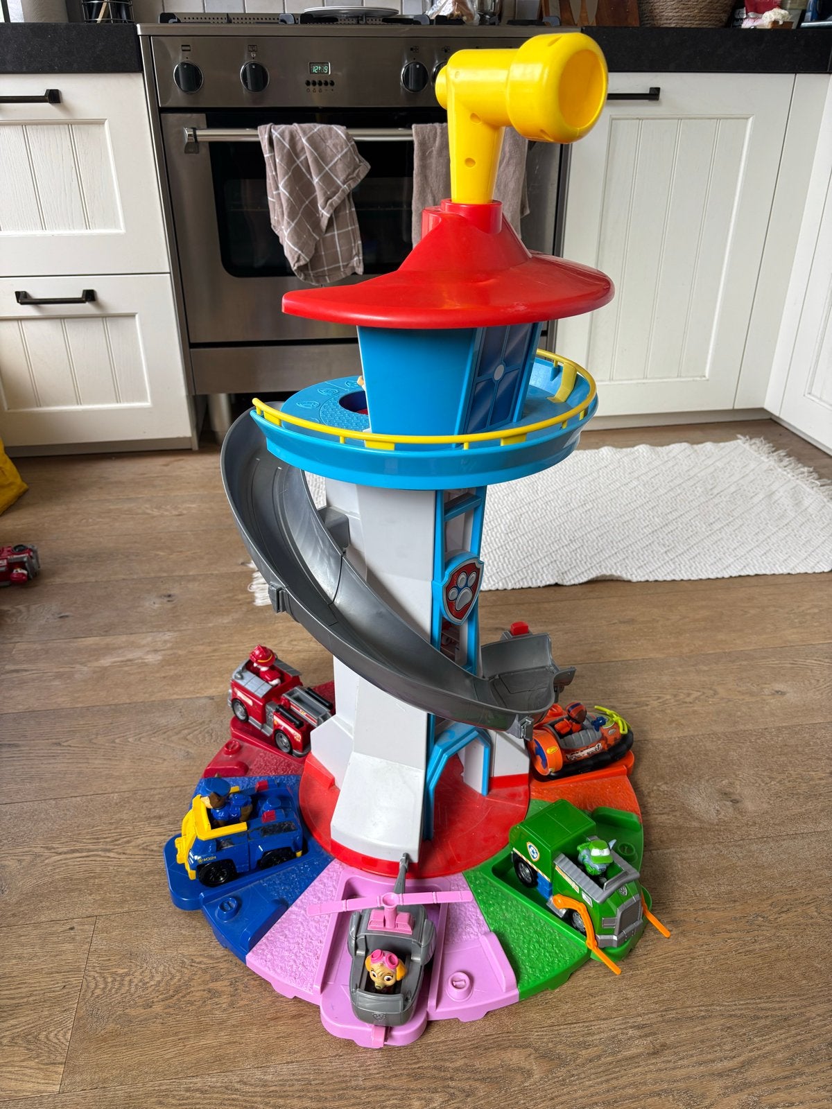 Paw Patrol XL Toren met alle Pups en Voertuigen, Kinderen en Baby's, Ophalen, Gebruikt
