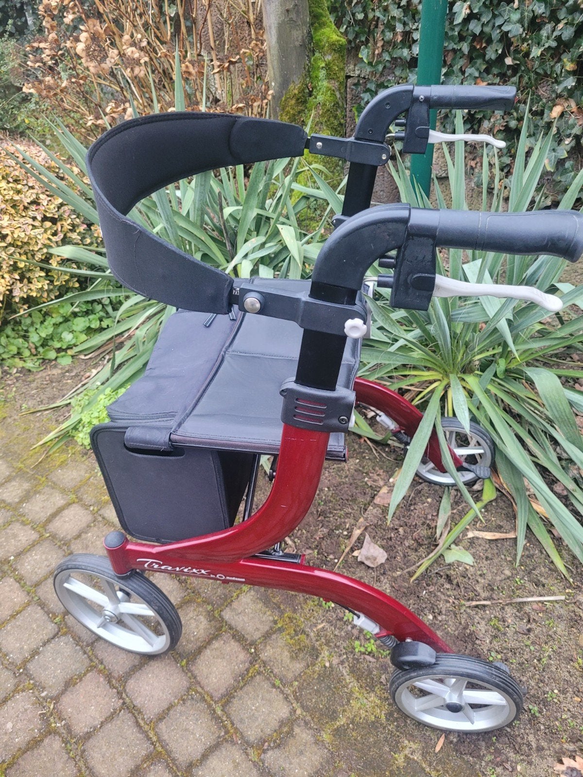 Zeer mooie Travix rollator DeLuxe warmrood, Ophalen