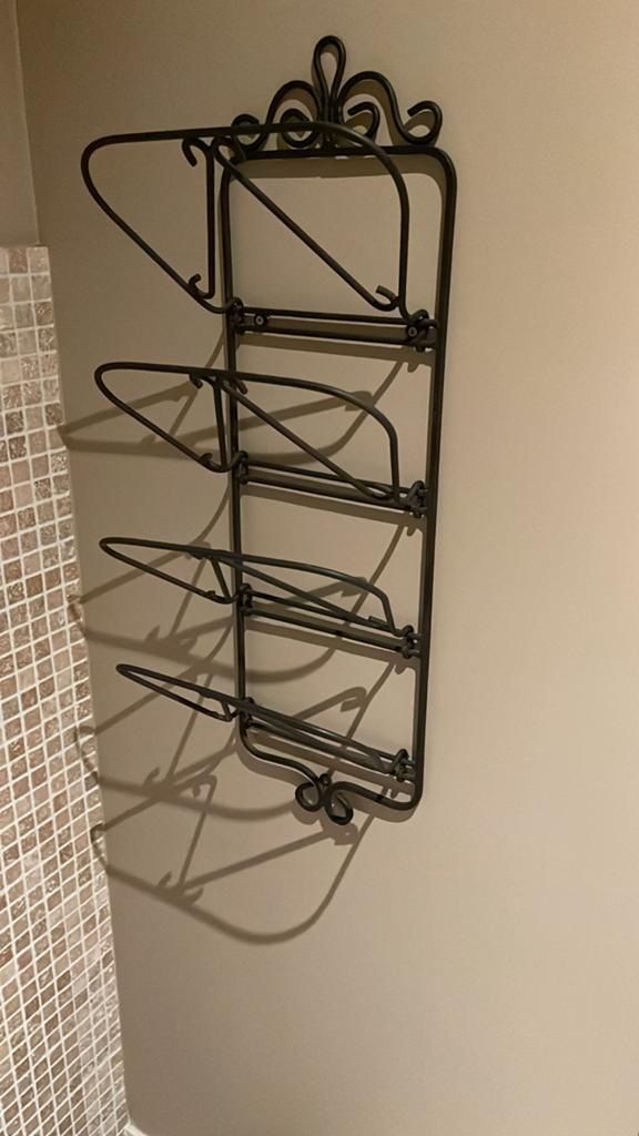 Metalen lectuurbak / tijdschriftenrek voor aan de muur, Huis en Inrichting, Woonaccessoires | Krantenbakken en Lectuurbakken, Ophalen of Verzenden